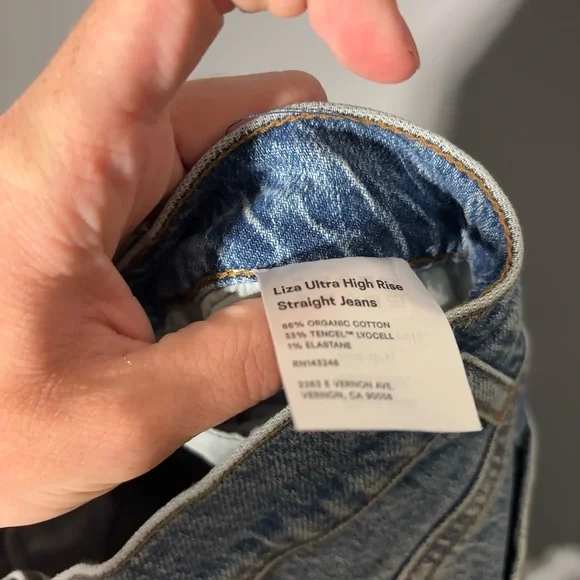 Reformation Liza Ultra High Rise Straight Jeans in Malta Wash Size 25 - Picture 5 of 6